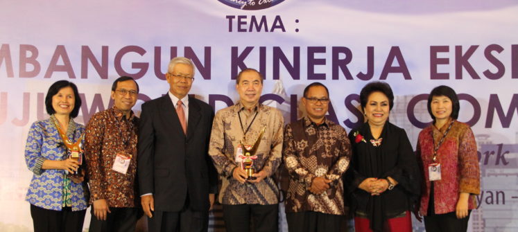 BINA NUSANTARA RAIH 2 PENGANUGERAHAN PADA “INDONESIA QUALITY AWARD 2016”