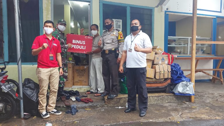 Kontribusi membantu sesama dalam donasi kepada korban kebakaran