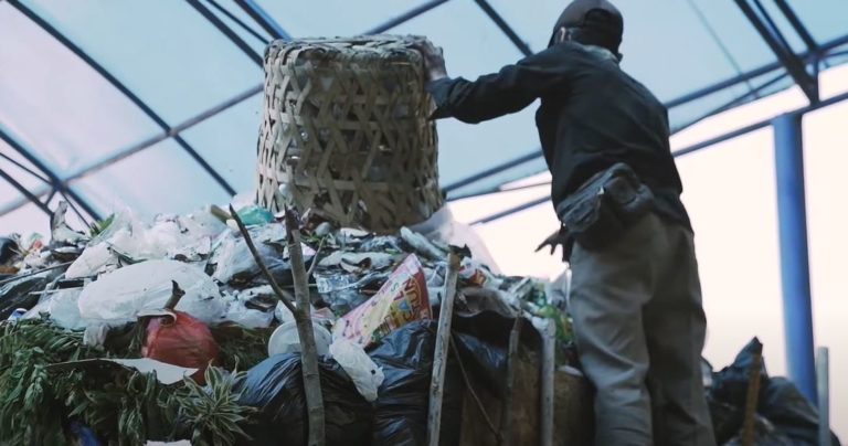 Mengelola Limbah Plastik demi Lingkungan yang lebih baik