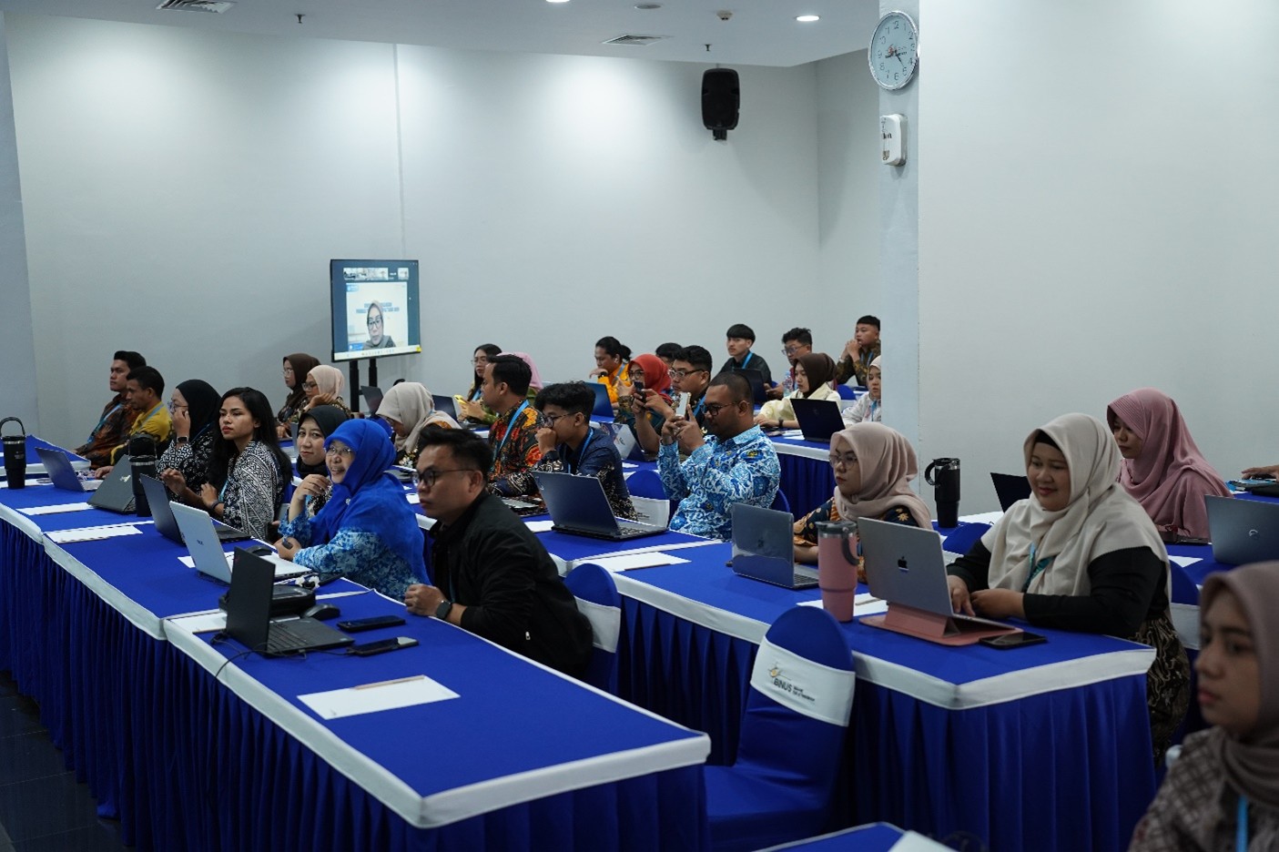 BINUS University Bekali Tenaga Pendidik Strategi Manajemen Krisis dan Kesadaran Isu